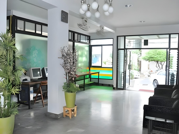 Public Area, Baan Keaw Mansion, Din Dang