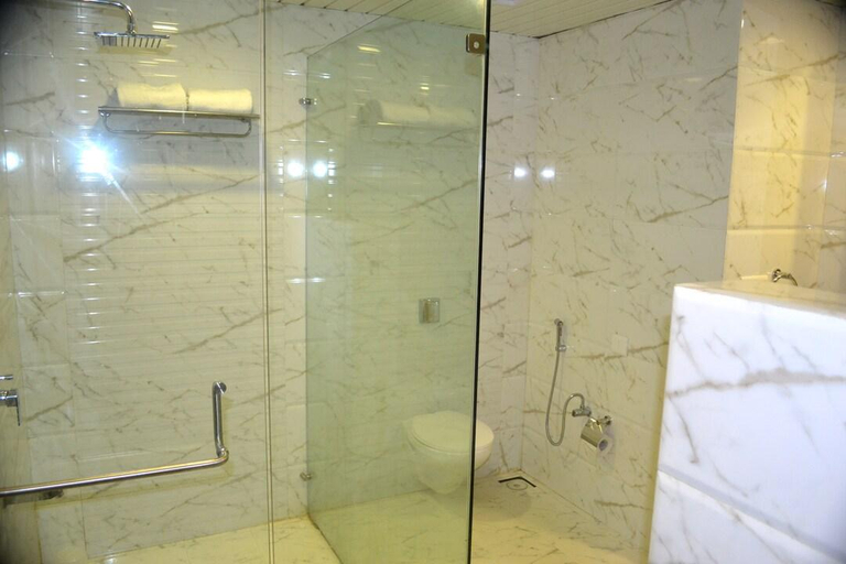 Bathroom, Pluz Resort, Dadra and Nagar Haveli