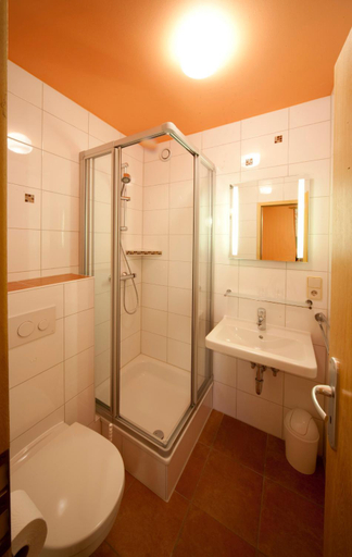 Bathroom, Gasthaus zur Wolfsschlucht, Neustadt an der Aisch-Bad Windsheim
