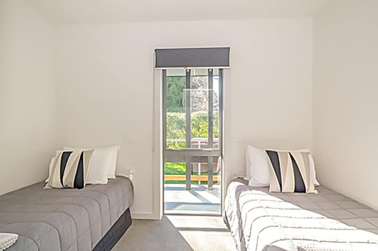 Bedroom 2, Black on Grey, Timaru