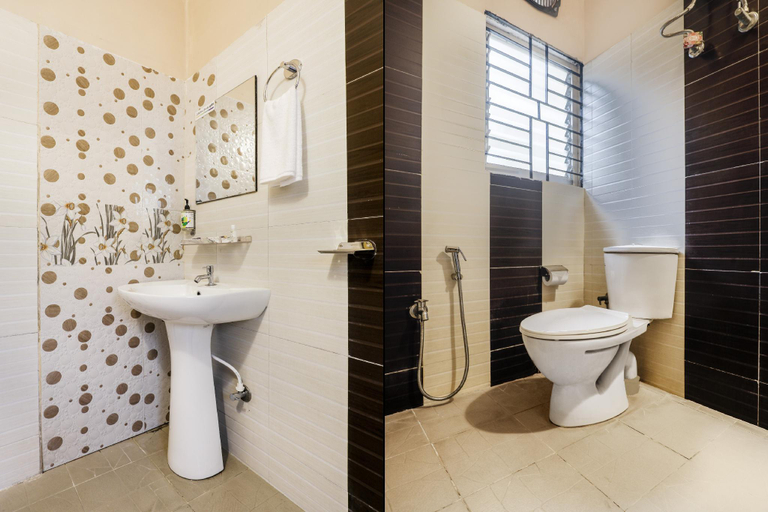 Bathroom 4, Treebo Urban Oasis Inn, Sixmile, Kamrup Metropolitan