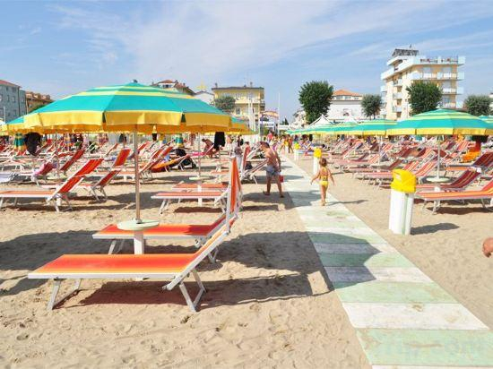 Others 5, Hotel Diamante, Rimini