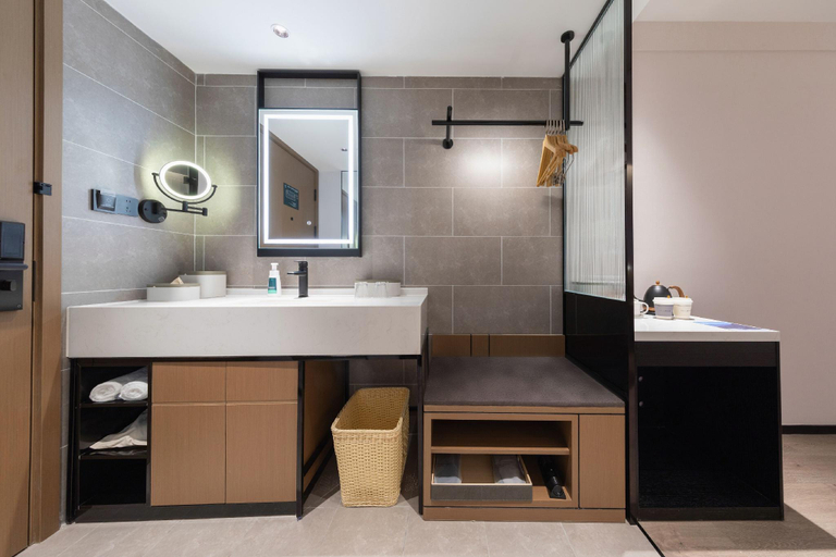 Bathroom 3, Atour Hotel Lianyungang Ganyu Wanda Plaza, Lianyungang