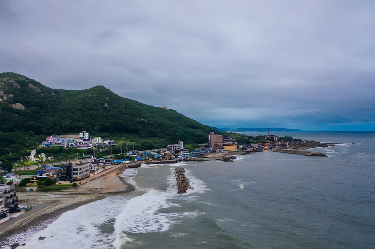 Others 4, Blue (Blue Road Town Pension), Yeongdeok