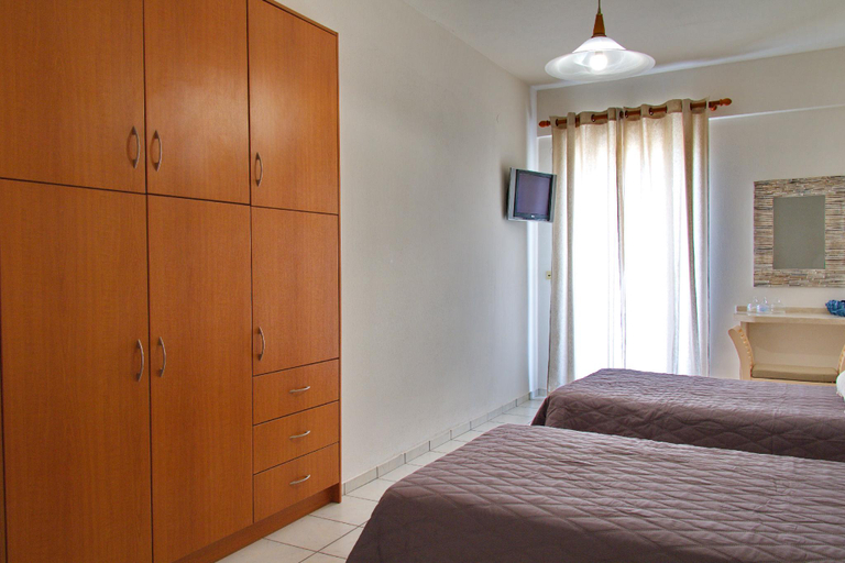 Bedroom 3, Maria Rousse, Crete