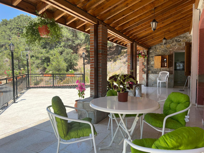 4, Charming Villa in Pano Platres, Cyprus - Your Home Away from Home