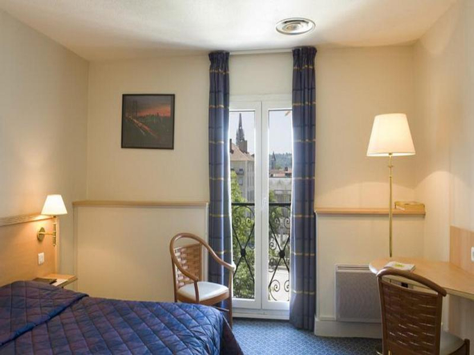 Bedroom 2, Hotel Le Bourbon Pau Centre, Pyrénées-Atlantiques
