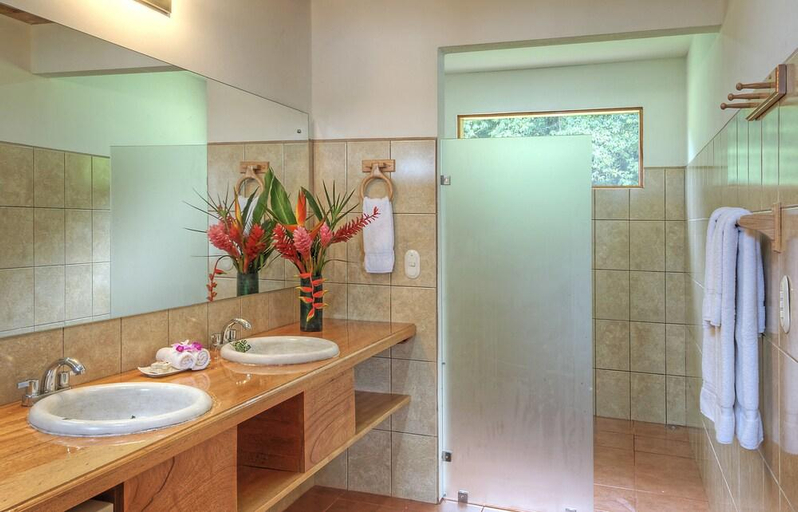 Bathroom 3, Tortuga Lodge and Gardens, Pococí
