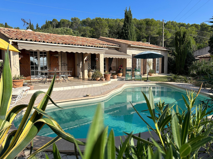 Sport & Beauty 2, Holiday Home in Lorgues with Pool, Var