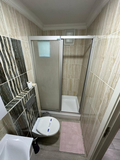 Bathroom 4, Hostel Nelly, Beyoğlu
