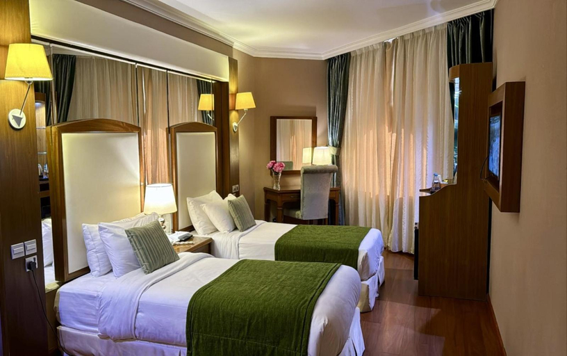 Bedroom 4, Jeddah Grand Hotel, Jeddah