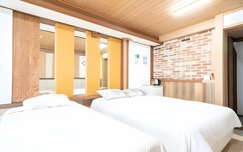 Bedroom 1, Jeju Joy Hill Pension, Jeju