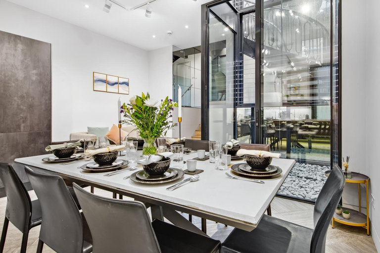 Others 2, Gorgeous Victorian Apartment in Chelsea nr Stadium, London
