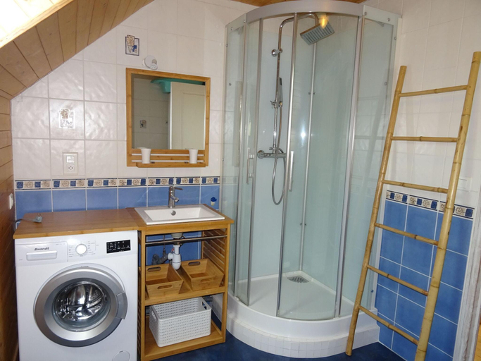 Bathroom 3, Stone House in Kersiny near the Beach, Finistère
