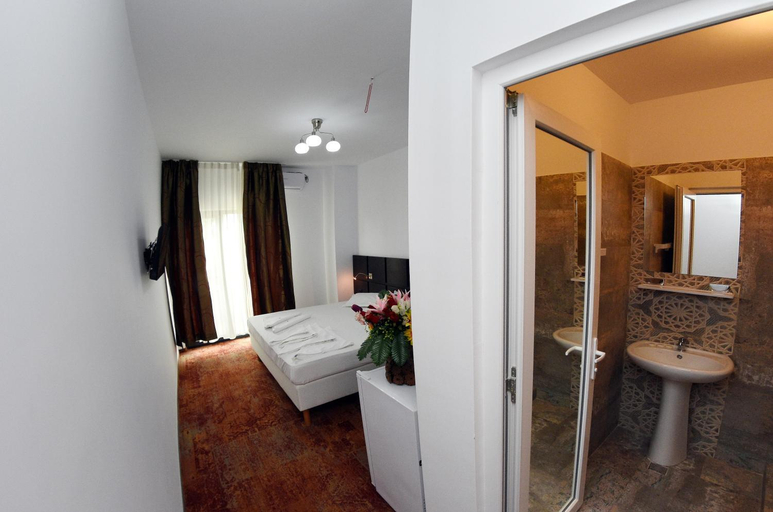 Bathroom 4, Hotel Mercur, Tuzla
