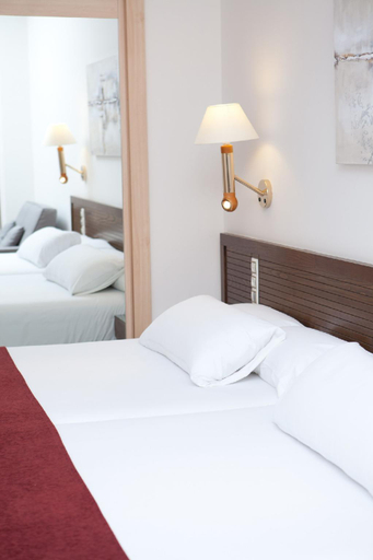 Bedroom 3, Senator Cadiz Spa Hotel, Cádiz