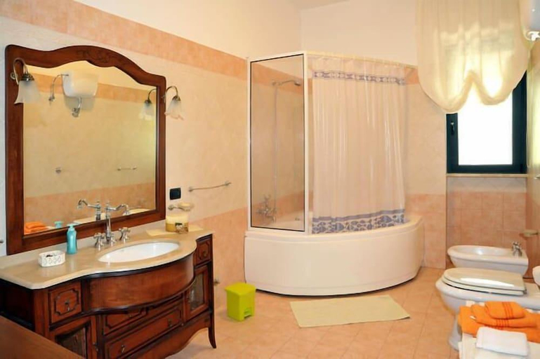 Bathroom 4, Vacanze al Minci, Lecce