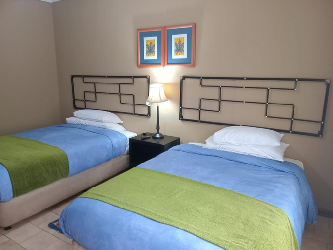 Bedroom 2, Oteng Guest House, Nkangala
