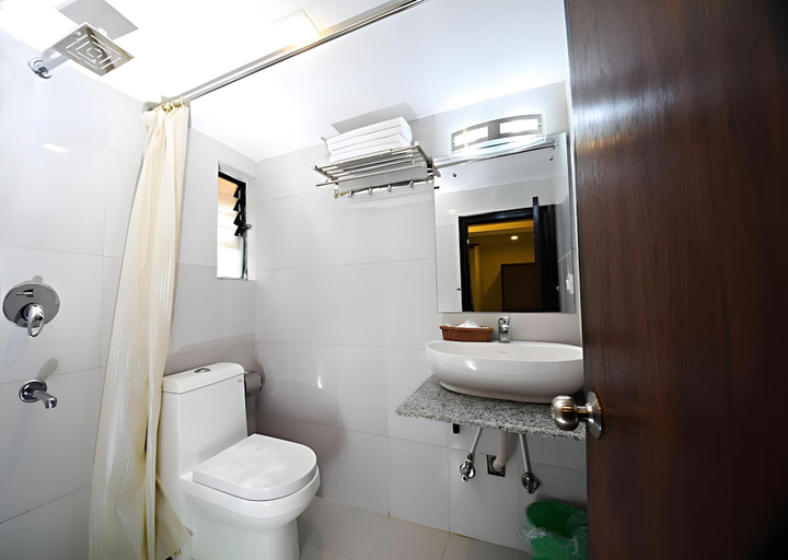 Bathroom 4, Hotel Sapana Garden, Bagmati