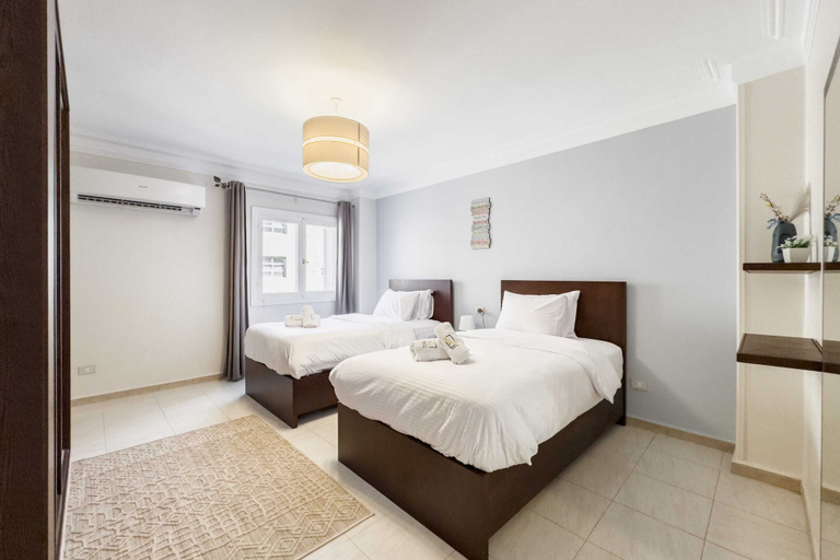 Room 2, Xuru Stays I The Hospitable 2bdr Apt. 5 min From CAI Airport, An-Nuzhah
