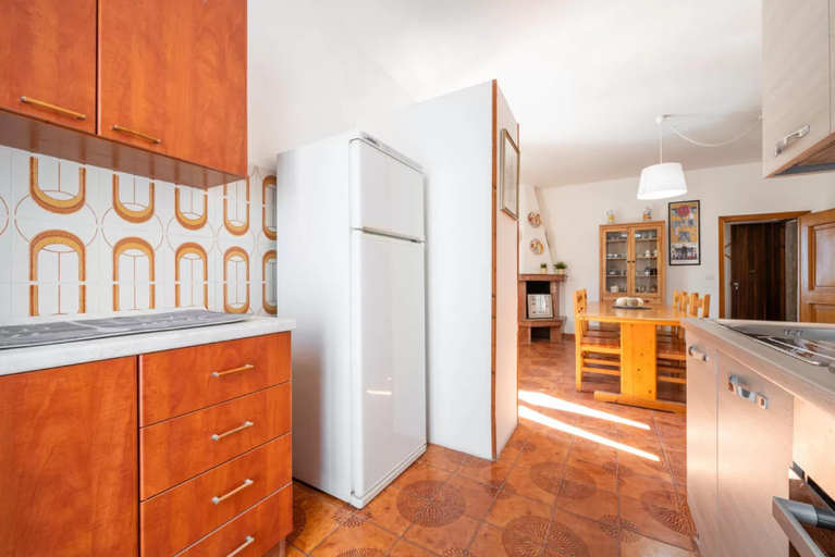 Others 5, Large seaside apartment with patio, Sassari