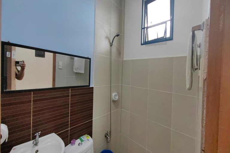 Bathroom 4, Kamalay Pension House, Puerto Princesa City