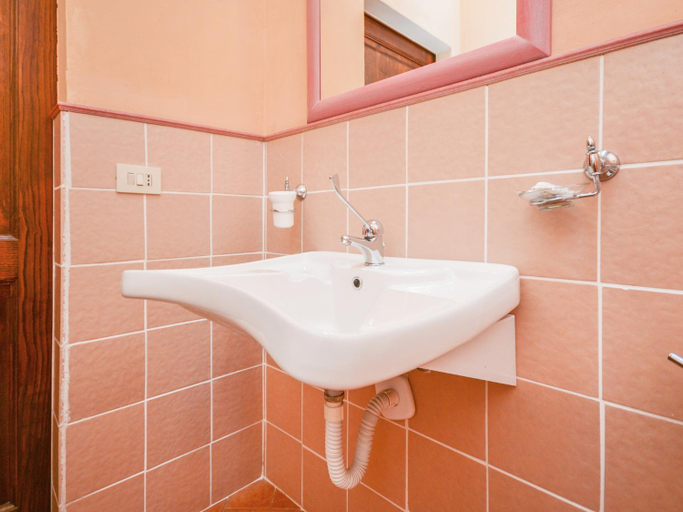 Bathroom 4, Holiday Home in Monte Santa Maria with Pool, Perugia