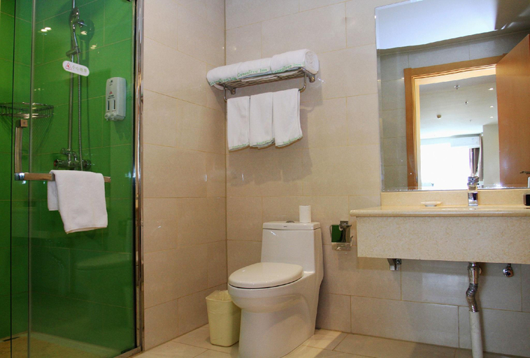 Bathroom 3, GreenTree Inn  Zhangjiakou High-speed Railway Station, Zhangjiakou