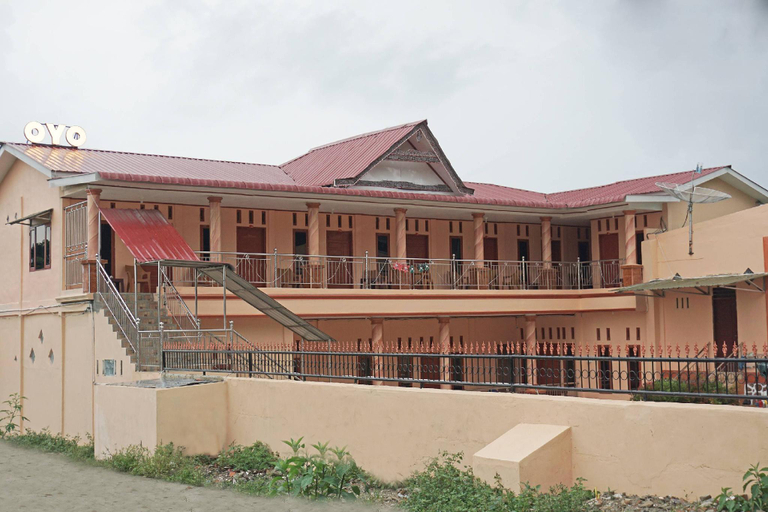 Exterior & Views 1, OYO 2635 Ramos Inn, Samosir