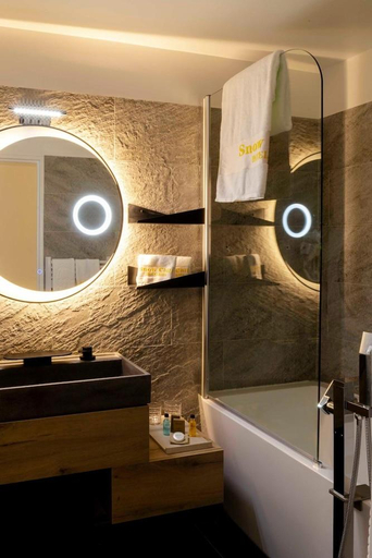 Bathroom 4, Hotel Snow Chill, Hautes-Alpes