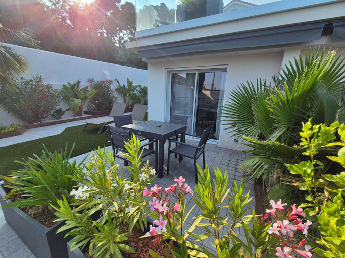 Others 3, Villa Sanadream - location d'appartements Sanary - Portissol, Var