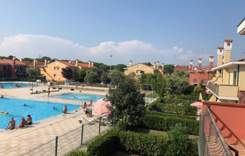 Swimming pool 2, Cozy house with private garden and shared pools, Venezia