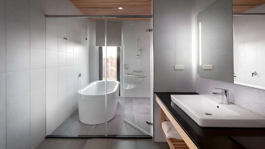 Bathroom 4, Skye Bay Club, Pingtung