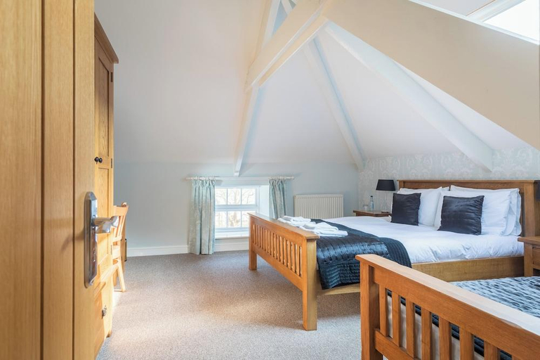 Bedroom 2, The Cambrian Inn, Pembrokeshire