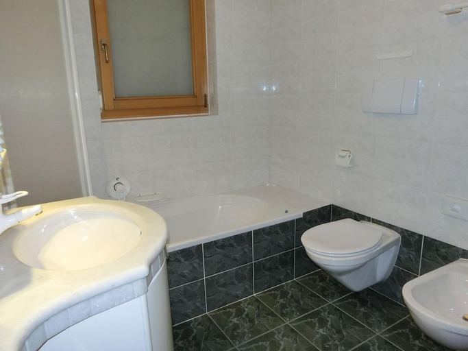Bathroom 3, Garni Criss, Bolzano