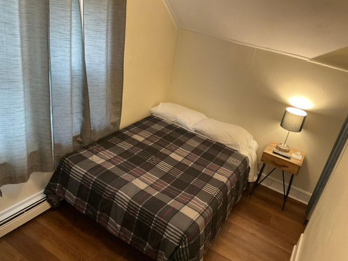 Others 4, Cappuccio Hotel, Monmouth