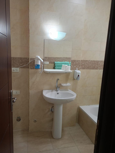 Bathroom 3, Delmar Apartments, Al-Ghurdaqah