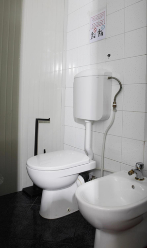 Bathroom, Appartamento con Stanze Condivise, Milano