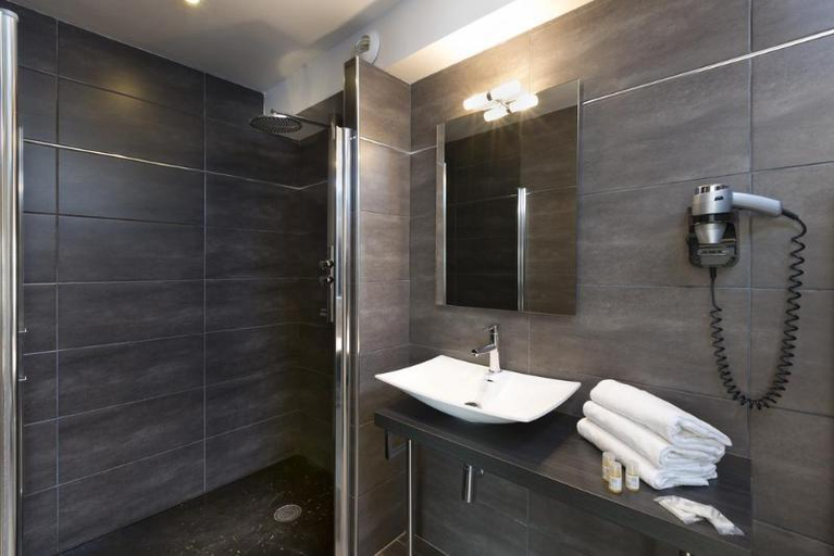 Bathroom 4, Eden, Ille-et-Vilaine