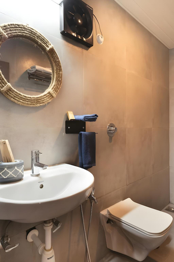 Bathroom 4, C Roque Resort, South Goa