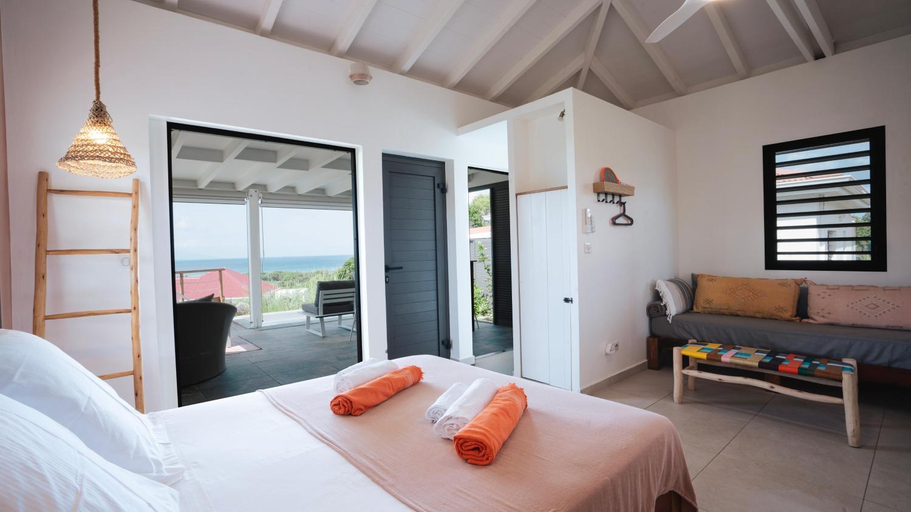 Bedroom 3, Galanterie, Grand-Bourg