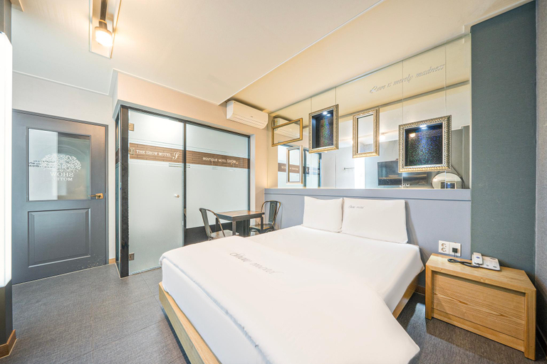 Bedroom 2, Accommodation Hotel Show in Seodaegu Station, Bisan-dong, Daegu, Buk