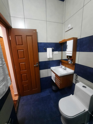 Bathroom 4, BIKI'S PALM VILLA, Kottayam