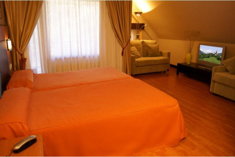 Bedroom 2, Apartamentos SNÖ Edelweiss, Huesca
