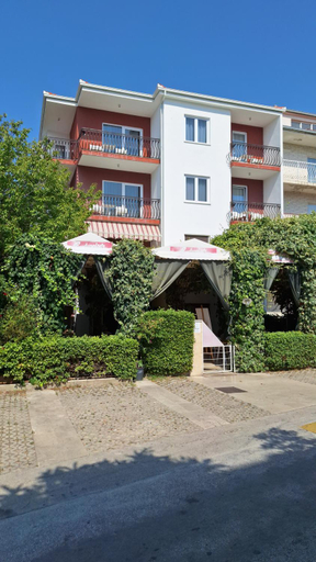 Others 3, Kasa Rooms 1, Split