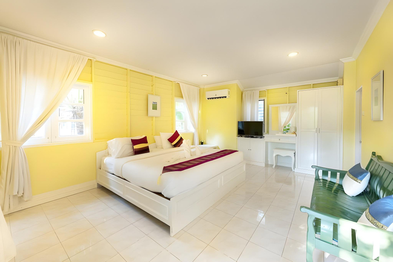 Bedroom 2, Ratathara Resort, Bang Pakong