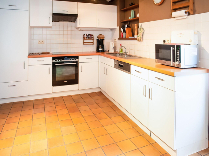 Others 5, House in Sint Jansrade with Pool, Liège