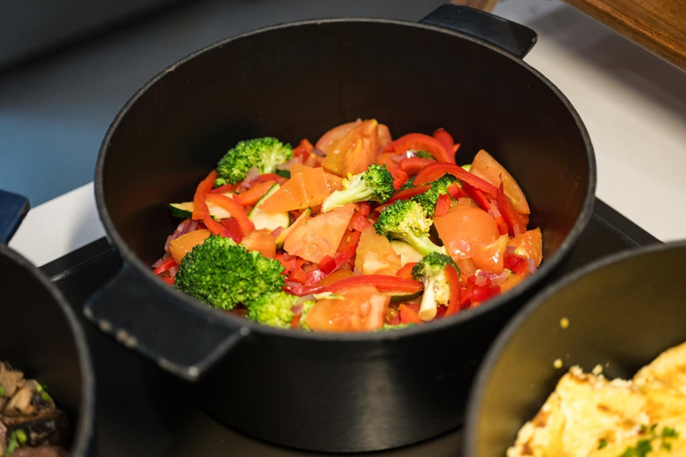 Food & Drinks 5, Holiday Inn Hotel And Suites Sydney Bondi Junction By IHG, Sydney