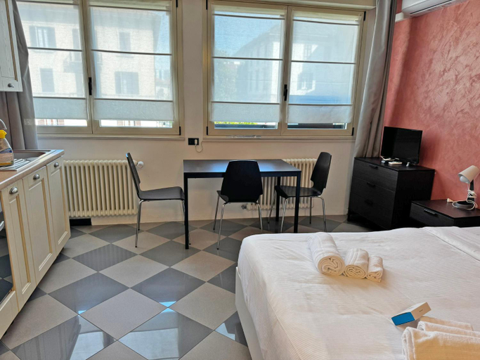 Others 5, Casa Aurora Como City, Como