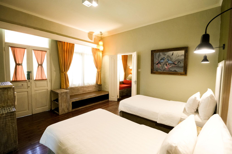 Bedroom 3, Peneeda View Beach Hotel, Denpasar